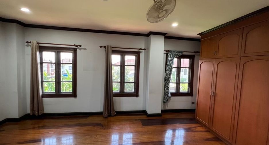 Casa en venta de 7 habitaciones en Thawi Watthana, Bangkok