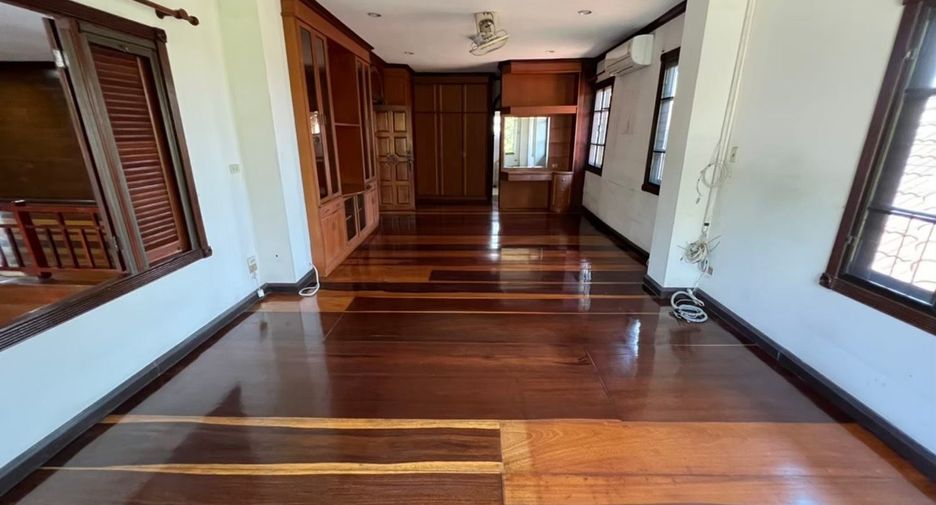 Casa en venta de 7 habitaciones en Thawi Watthana, Bangkok