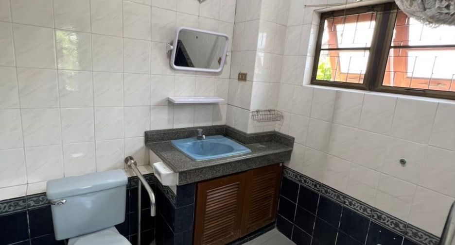 Casa en venta de 7 habitaciones en Thawi Watthana, Bangkok