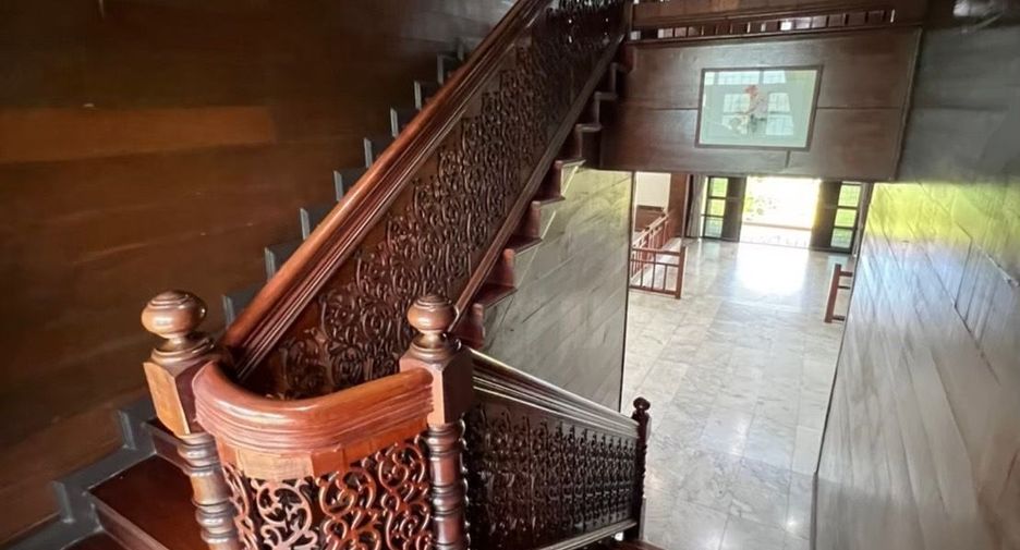 Casa en venta de 7 habitaciones en Thawi Watthana, Bangkok