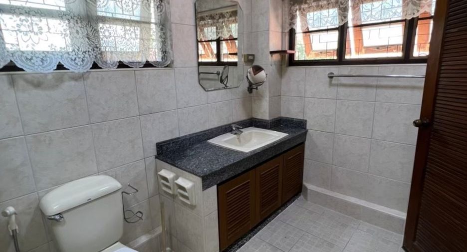 Casa en venta de 7 habitaciones en Thawi Watthana, Bangkok