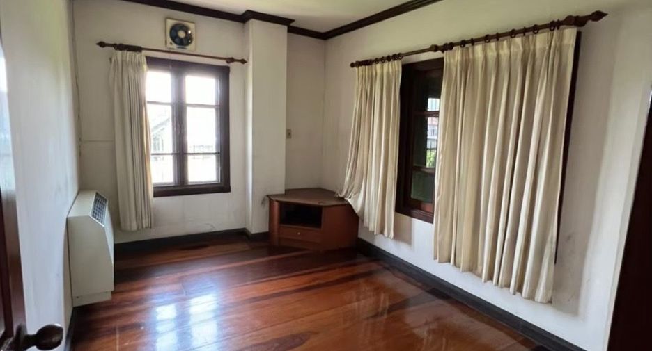 Casa en venta de 7 habitaciones en Thawi Watthana, Bangkok