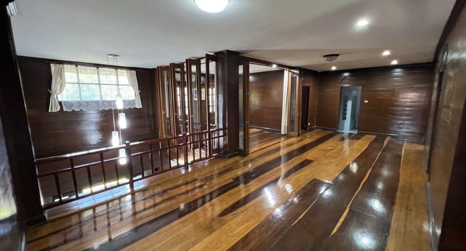Casa en venta de 7 habitaciones en Thawi Watthana, Bangkok