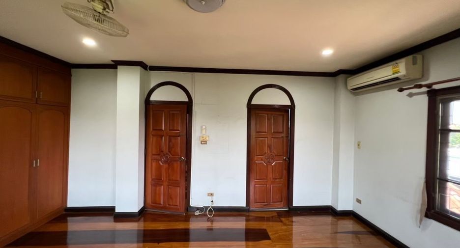 Casa en venta de 7 habitaciones en Thawi Watthana, Bangkok