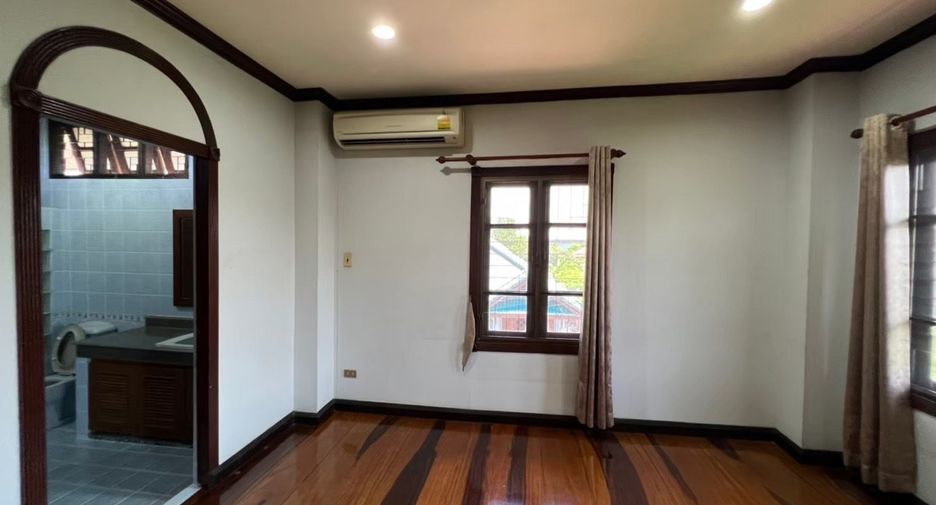 Casa en venta de 7 habitaciones en Thawi Watthana, Bangkok