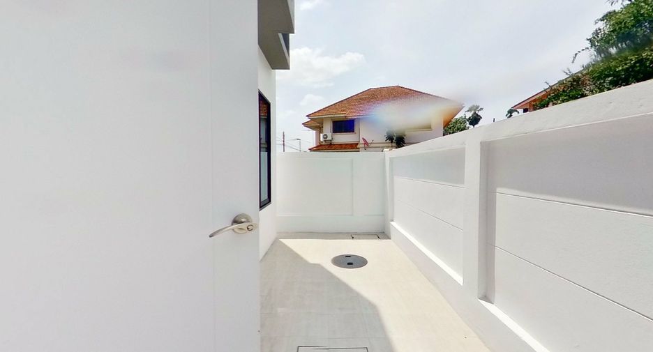 For sale 3 bedrooms house in Hang Dong, Chiang Mai
