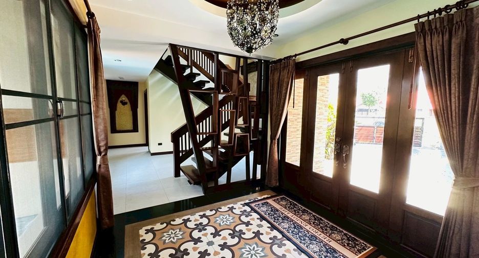 For sale and for rent 5 bedrooms villa in Mueang Chiang Mai, Chiang Mai