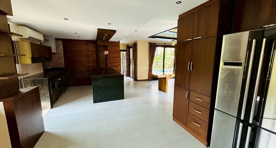 For sale and for rent 5 bedrooms villa in Mueang Chiang Mai, Chiang Mai