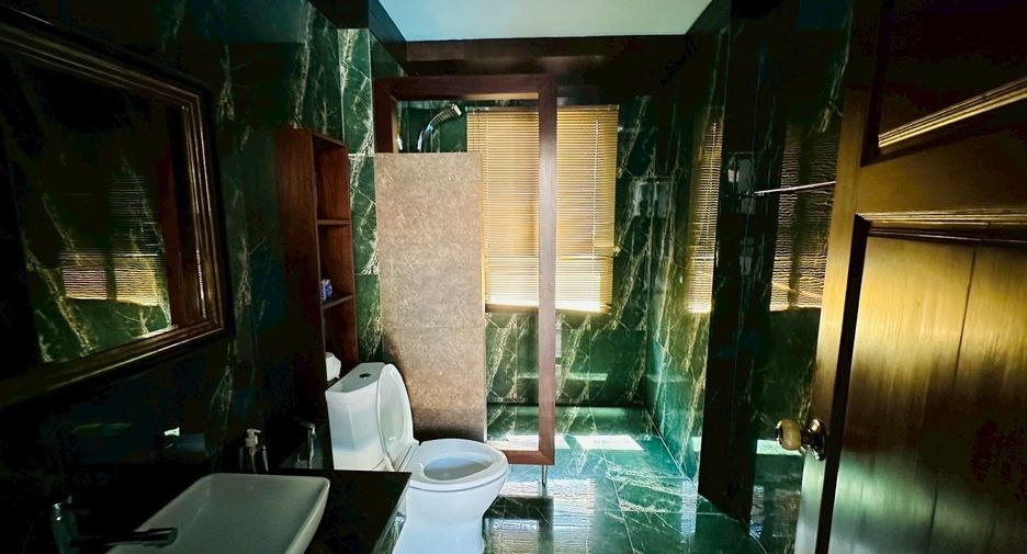 For sale and for rent 5 bedrooms villa in Mueang Chiang Mai, Chiang Mai