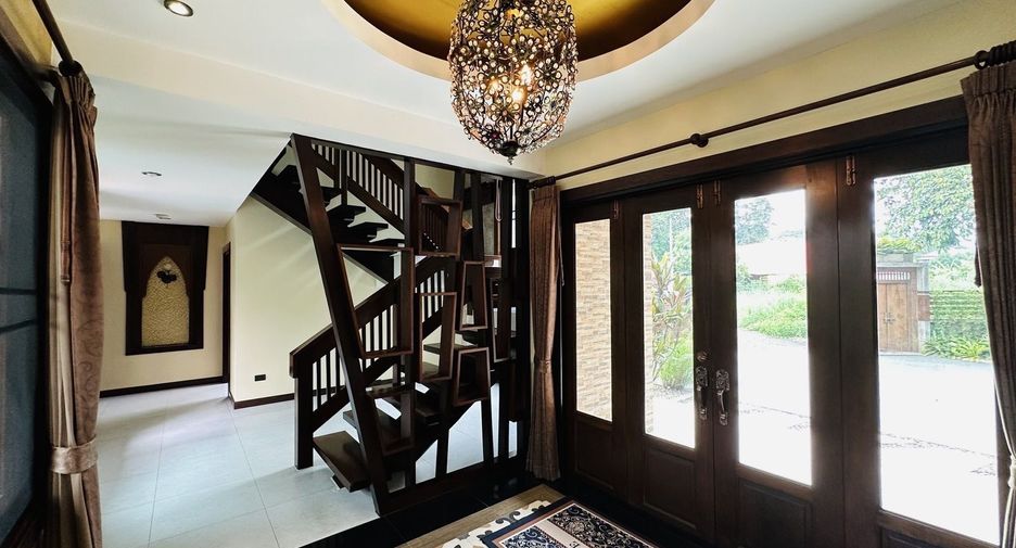 For sale and for rent 5 bedrooms villa in Mueang Chiang Mai, Chiang Mai