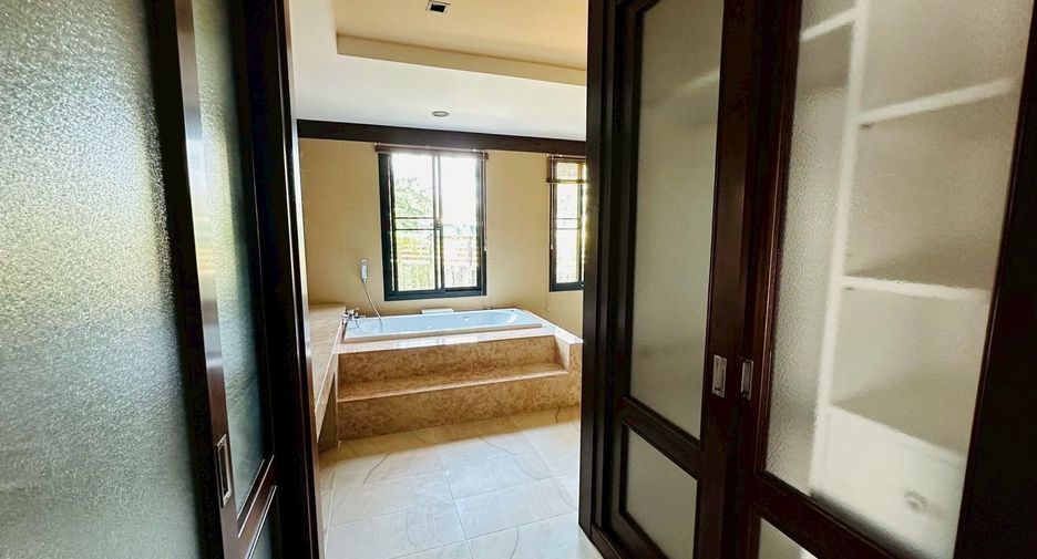 For sale and for rent 5 bedrooms villa in Mueang Chiang Mai, Chiang Mai