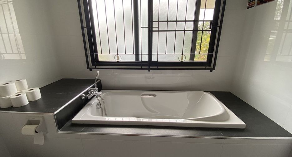 For sale 6 bedrooms house in Doi Saket, Chiang Mai