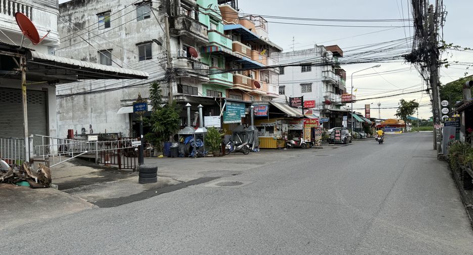Gewerbefläche zum Kauf und zur Miete mit 6 Zimmer in Mueang Samut Prakan, Samut Prakan