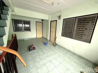 À vendre et à louer 6 chambres local commercial à Mueang Samut Prakan, Samut Prakan