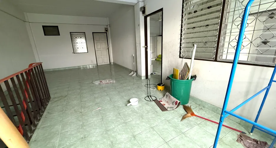Gewerbefläche zum Kauf und zur Miete mit 6 Zimmer in Mueang Samut Prakan, Samut Prakan
