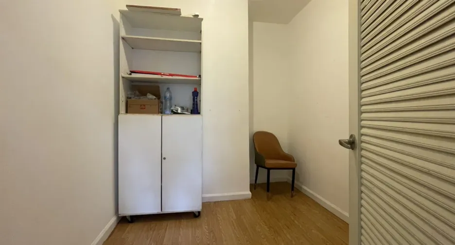 For sale 3 bedrooms condo in Watthana, Bangkok
