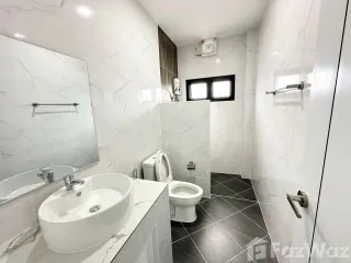 À louer 4 chambres maison à Saraphi, Chiang Mai
