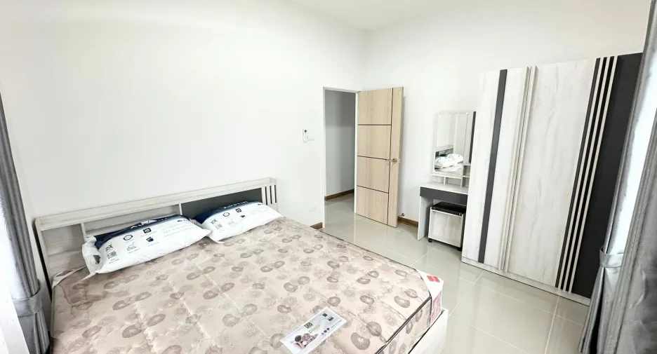 For rent 4 ベッドルーム house in Saraphi, Chiang Mai