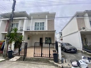 For sale 3 bedrooms townhouse in Prawet, Bangkok
