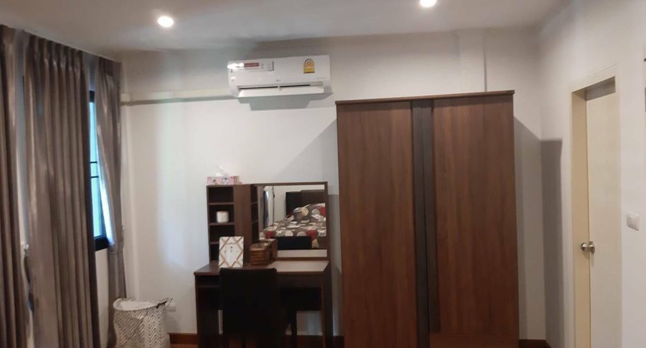 For rent 4 bedrooms house in Mueang Chiang Mai, Chiang Mai
