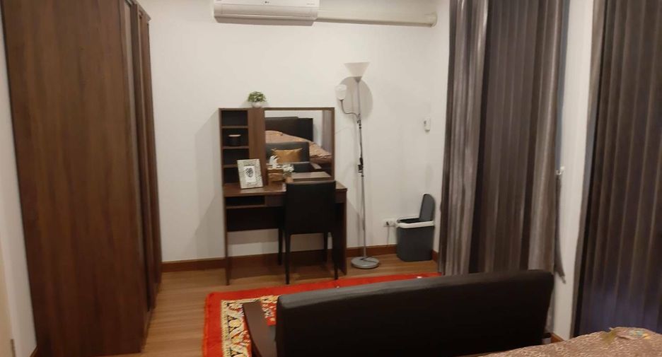 For rent 4 bedrooms house in Mueang Chiang Mai, Chiang Mai
