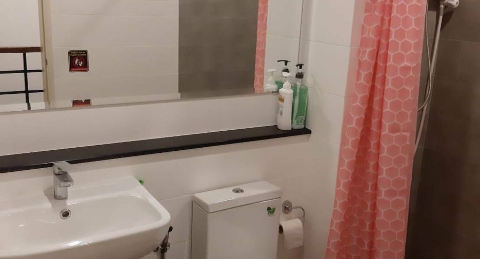 For rent 4 bedrooms house in Mueang Chiang Mai, Chiang Mai