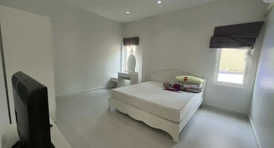 For rent 4 bedrooms house in Hua Hin, Prachuap Khiri Khan