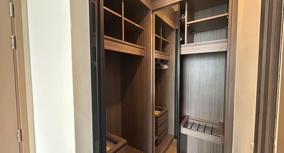 À vendre 1 chambre condo à Khlong Toei, Bangkok
