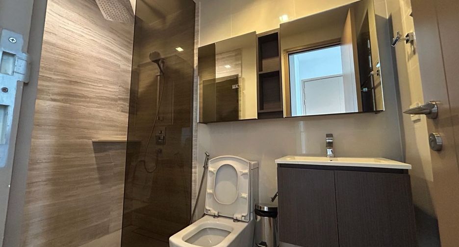À vendre 1 chambre condo à Khlong Toei, Bangkok