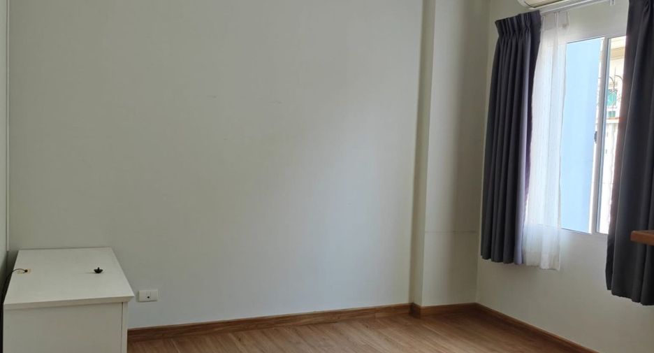 For sale and for rent 3 bedrooms townhouse in Lat Phrao, Bangkok