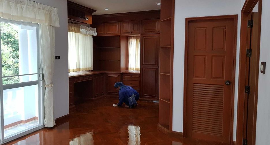 Casa en venta y en alquiler de 3 habitaciones en Mueang Phuket, Phuket