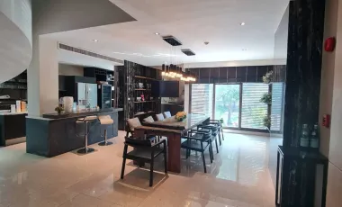 Condo en venta de 2 habitaciones en Yan Nawa, Bangkok