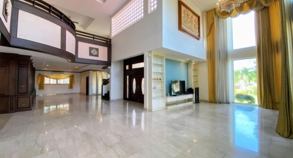 Casa en venta de 4 habitaciones en Bang Lamung, Chonburi