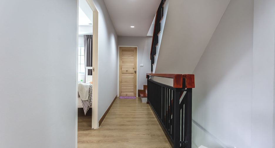 For sale 3 bedrooms townhouse in Bang Na, Bangkok