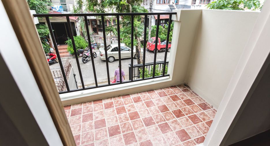 For sale 3 bedrooms townhouse in Bang Na, Bangkok
