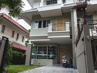出售 3 卧室 联排别墅 在 Bang Na, 曼谷