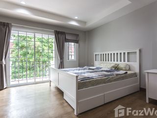 For sale 3 bedrooms townhouse in Bang Na, Bangkok