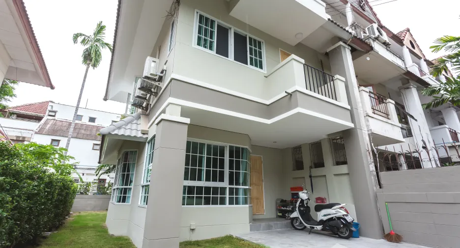 For sale 3 bedrooms townhouse in Bang Na, Bangkok