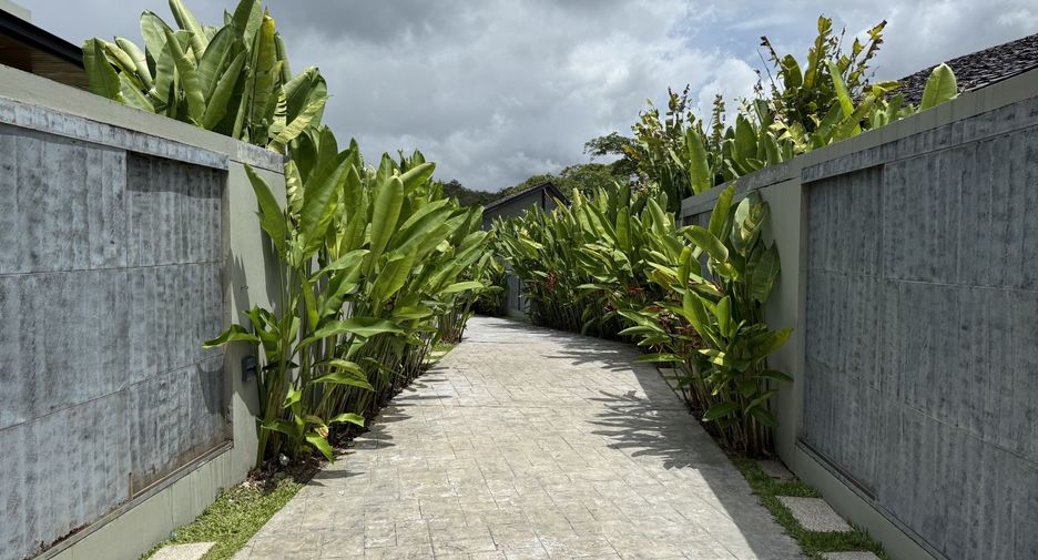 For sale 3 bedrooms villa in Thalang, Phuket