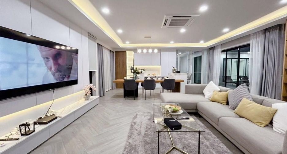 For sale 4 bedrooms villa in Saraphi, Chiang Mai