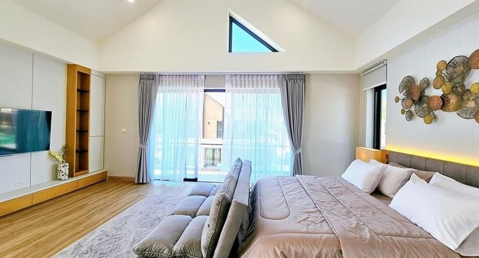 For sale 4 bedrooms villa in Saraphi, Chiang Mai