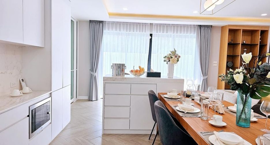 For sale 4 bedrooms villa in Saraphi, Chiang Mai