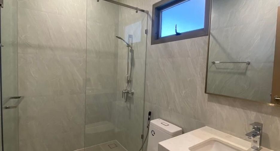 For rent 4 bedrooms house in Bang Lamung, Chonburi