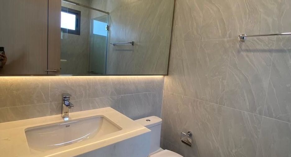 For rent 4 bedrooms house in Bang Lamung, Chonburi