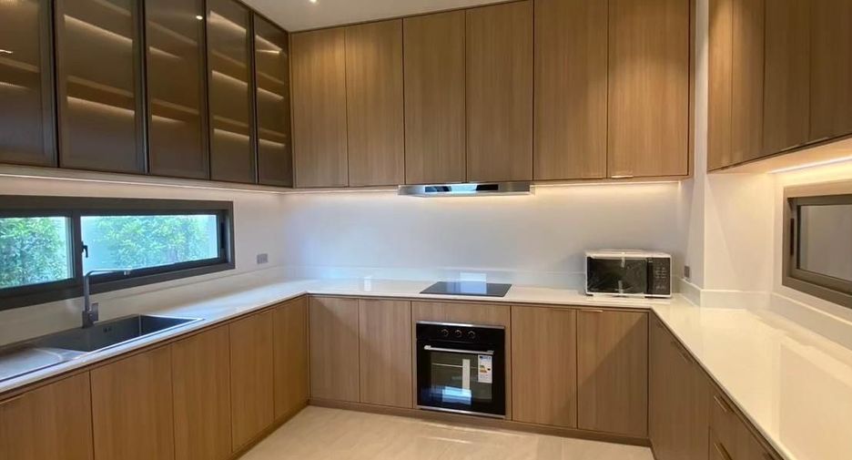 For rent 4 bedrooms house in Bang Lamung, Chonburi