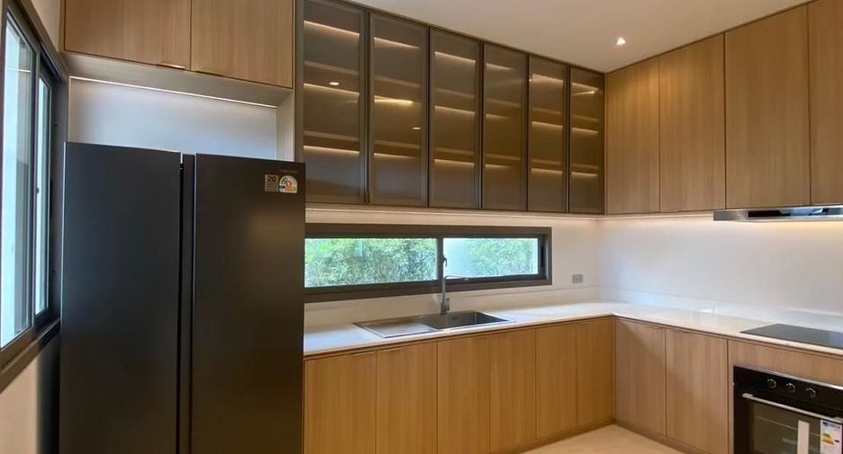 For rent 4 bedrooms house in Bang Lamung, Chonburi