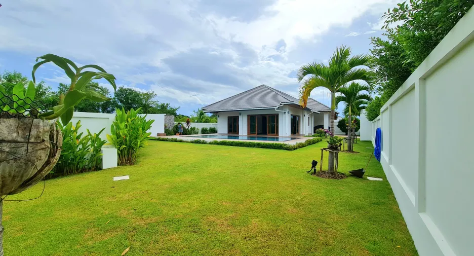 For rent 3 bedrooms villa in Hua Hin, Prachuap Khiri Khan