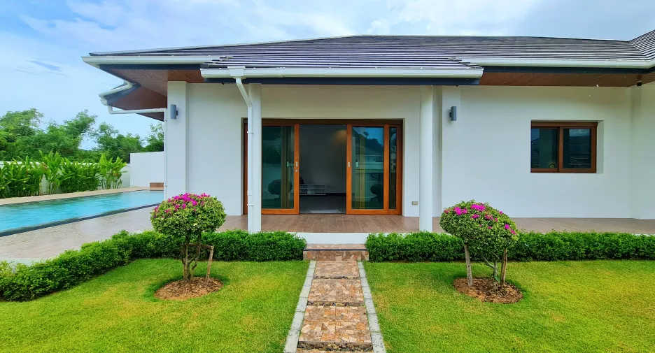 For rent 3 bedrooms villa in Hua Hin, Prachuap Khiri Khan