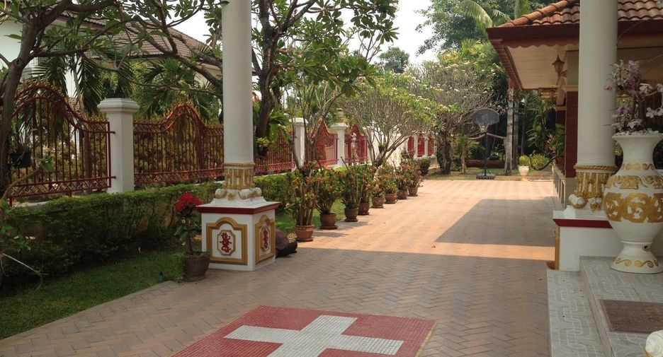 For sale 4 bedrooms house in San Sai, Chiang Mai
