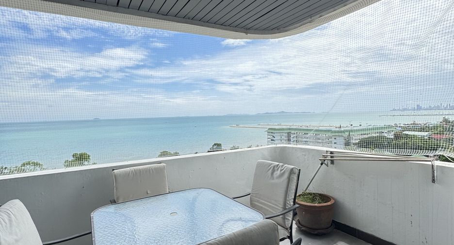 For sale そして for rent 3 ベッドルーム condo in Sattahip, Chonburi